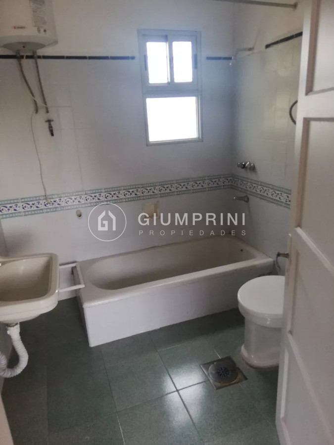 Apartamento ID.233 - Alquiler apartamento tipo casa en Parque Batlle 