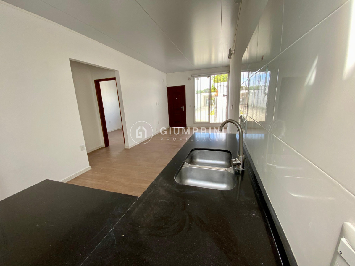 Apartamento ID.1088 - Alquiler apto tipo casa 2 dormitorios - Patio - Malvín Norte - La cruz