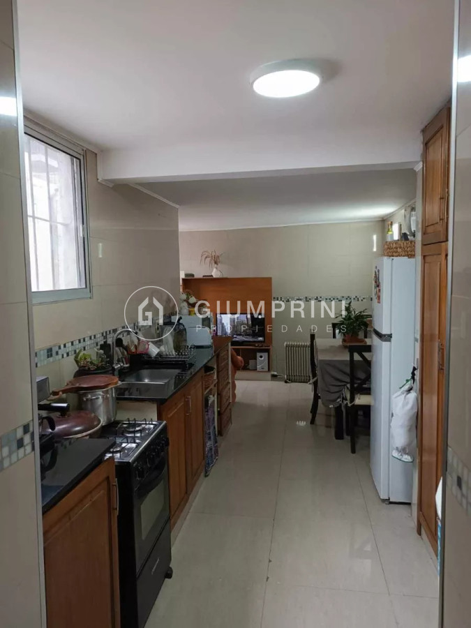 Casa ID.291 - Alquiler casa en planta alta 3 dormitorios 2 baños y balcón