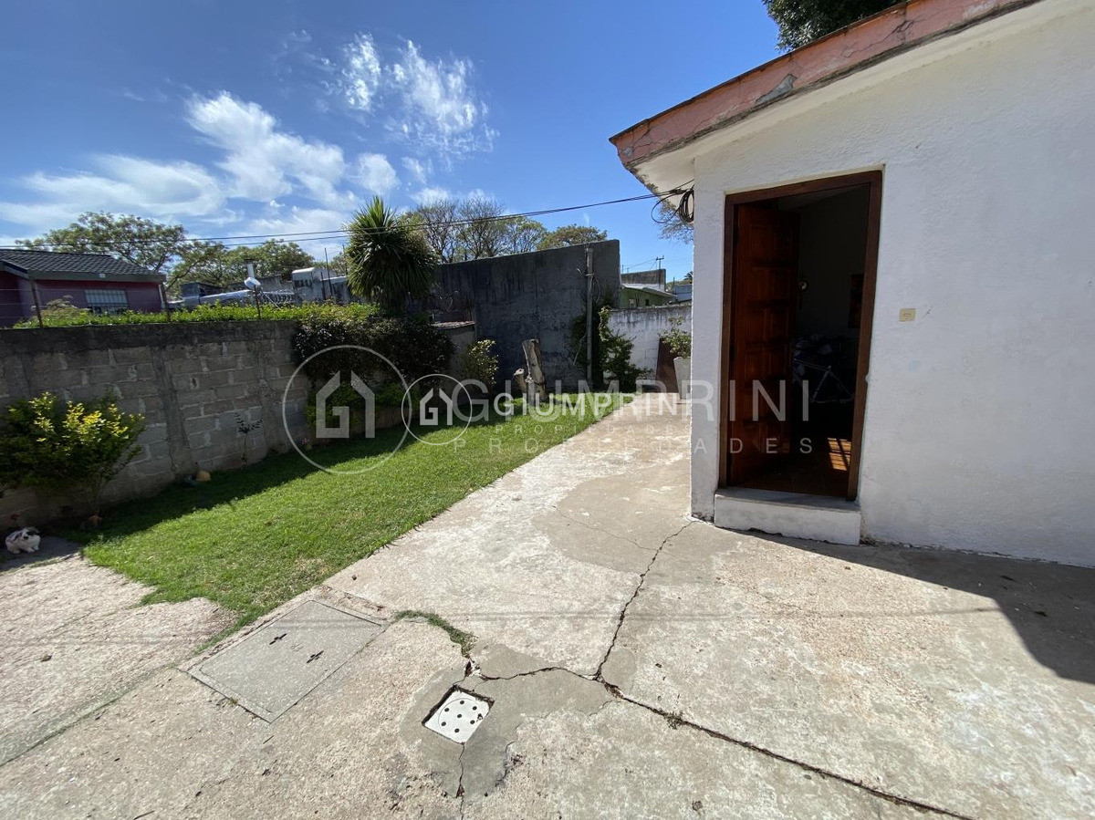 Casa ID.1 - Casa En Venta 3 Dormitorios Brazo Oriental Ref320