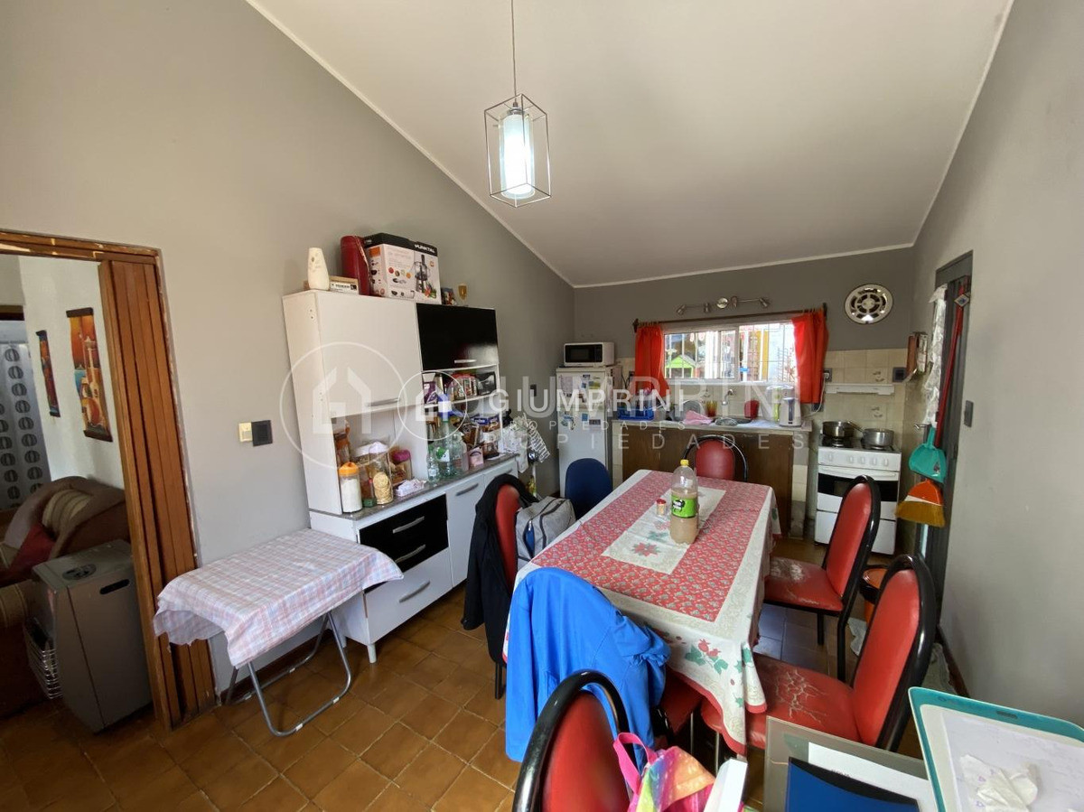 Casa ID.1 - Casa En Venta 3 Dormitorios Brazo Oriental Ref320
