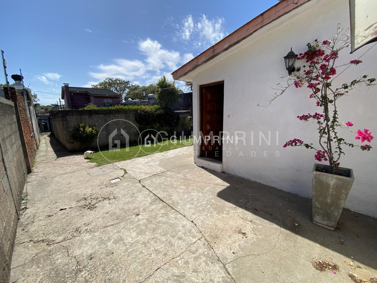 Casa ID.1 - Casa En Venta 3 Dormitorios Brazo Oriental Ref320