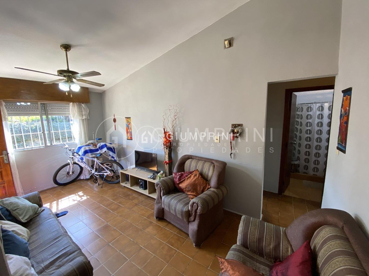 Casa ID.1 - Casa En Venta 3 Dormitorios Brazo Oriental Ref320