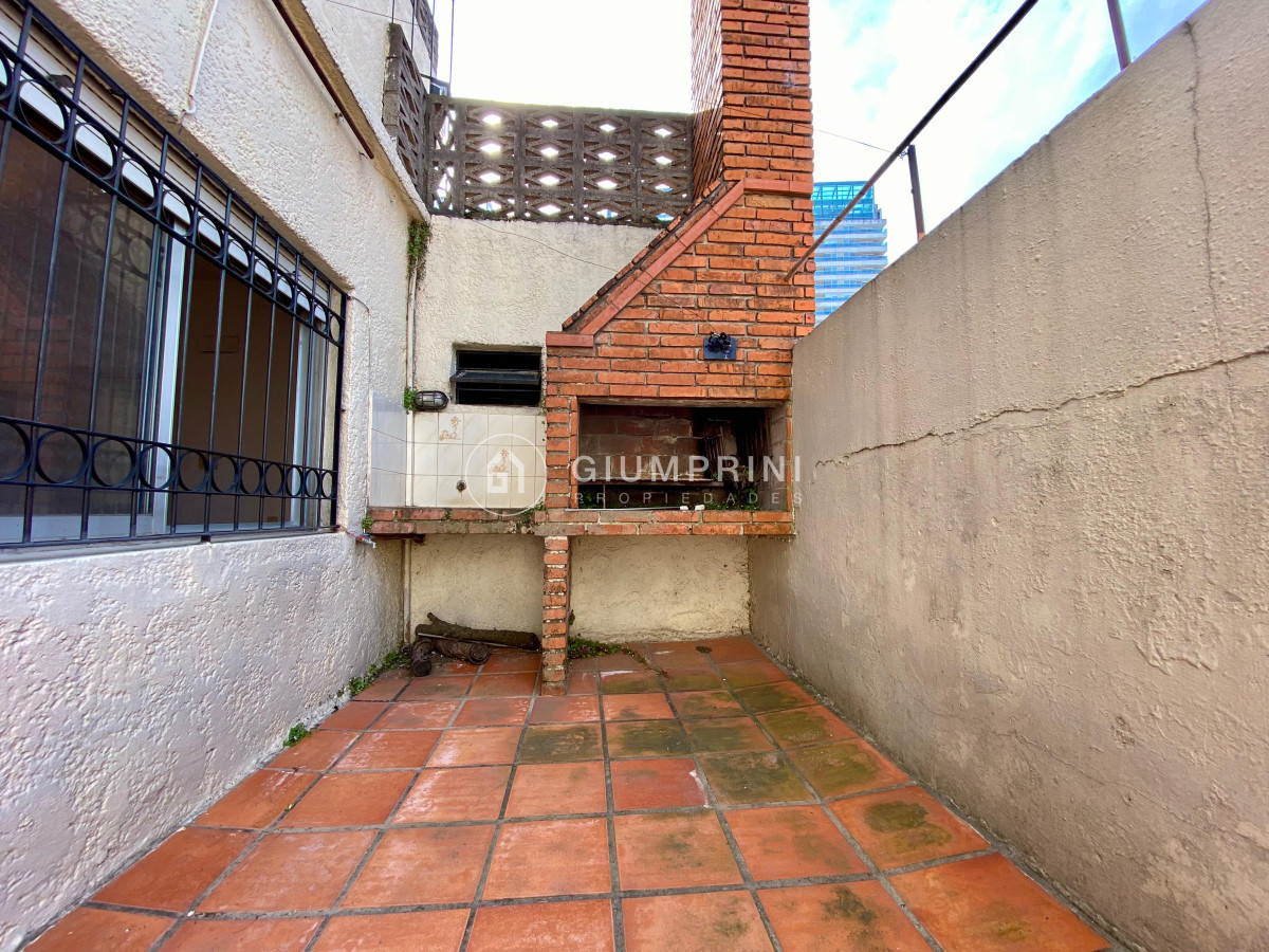 Casa ID.215 - Venta Casa Ph 3 Dormitorios Patio Con Parrillero Y 2 Terrazas 