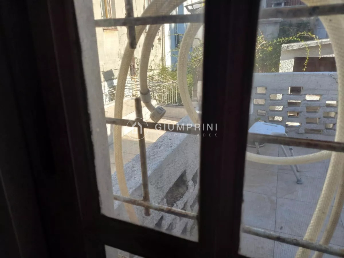 Casa ID.291 - Alquiler casa en planta alta 3 dormitorios 2 baños y balcón