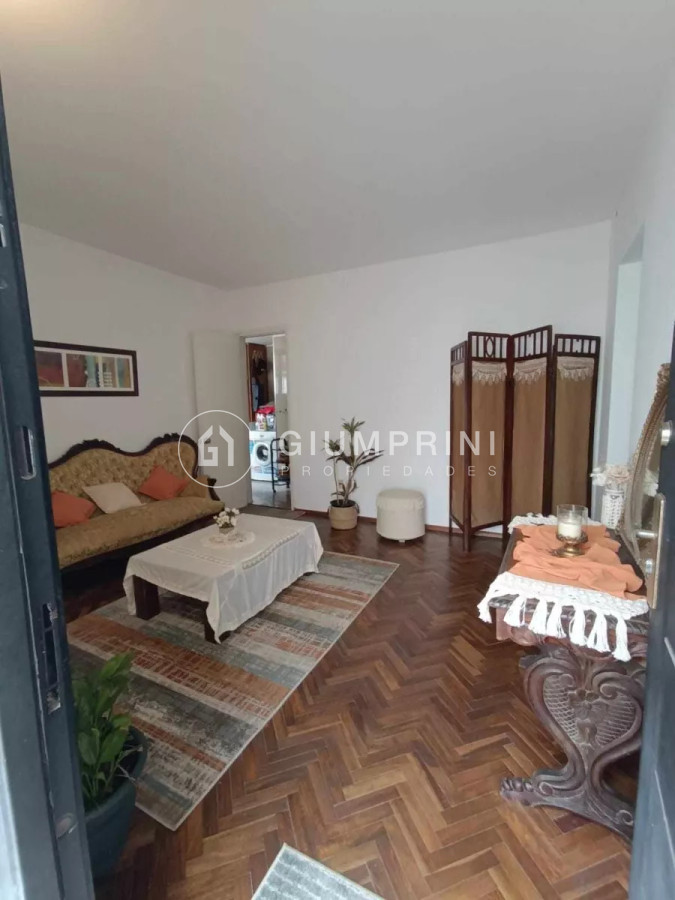 Casa ID.291 - Alquiler casa en planta alta 3 dormitorios 2 baños y balcón