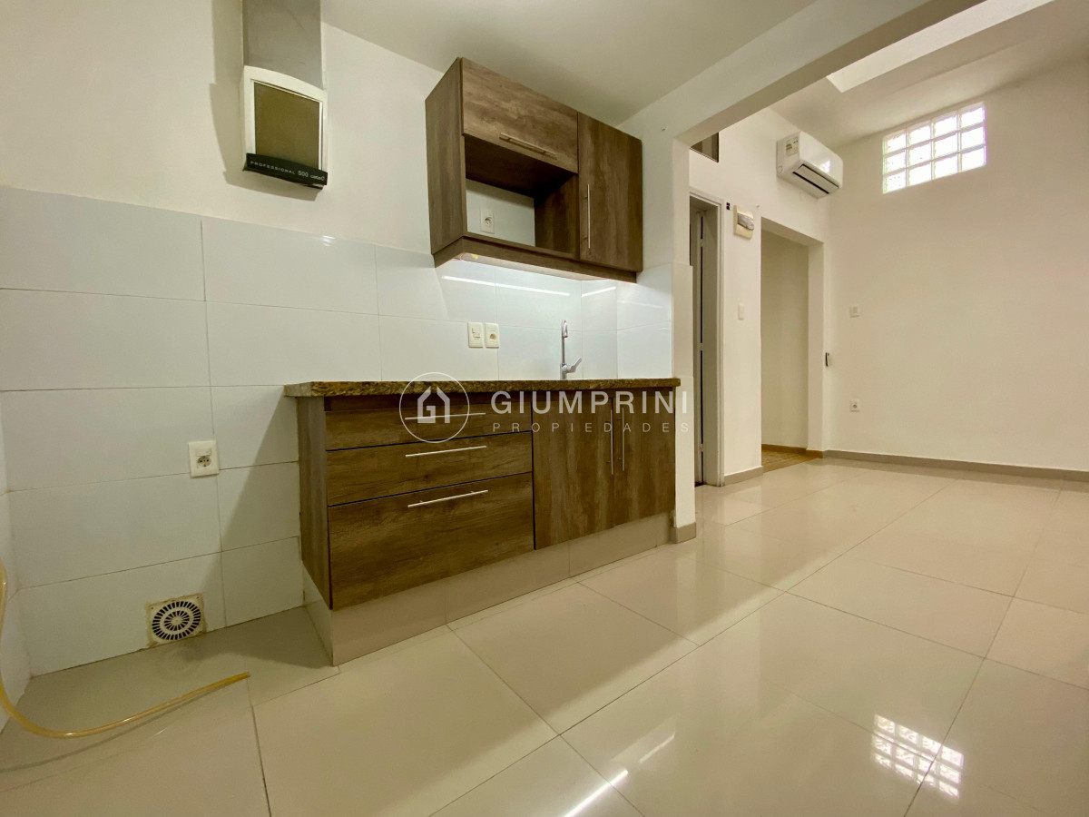 Casa ID.703 - Alquiler casa 2 dormitorios - Cochera - Altillo - Parque Batlle 