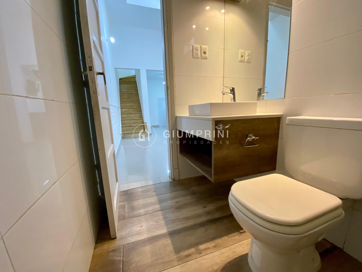 Casa ID.703 - Alquiler casa 2 dormitorios - Cochera - Altillo - Parque Batlle 