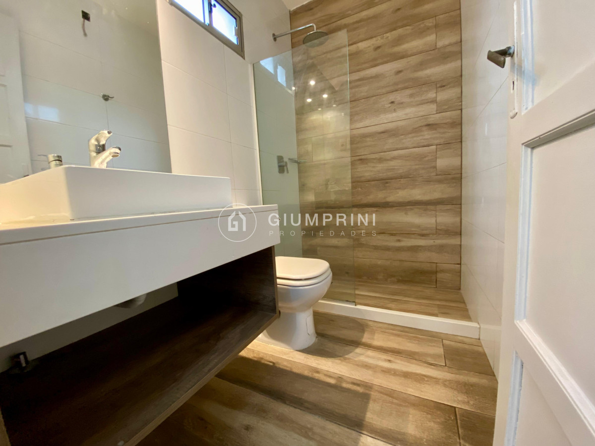 Casa ID.703 - Alquiler casa 2 dormitorios - Cochera - Altillo - Parque Batlle 