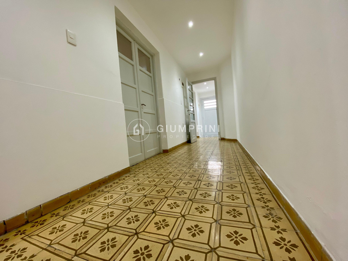 Casa ID.703 - Alquiler casa 2 dormitorios - Cochera - Altillo - Parque Batlle 