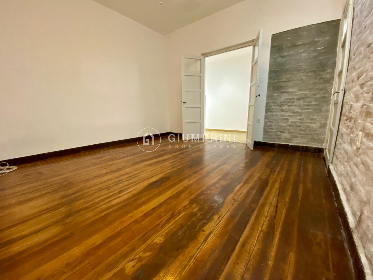 Casa ID.703 - Alquiler casa 2 dormitorios - Cochera - Altillo - Parque Batlle 