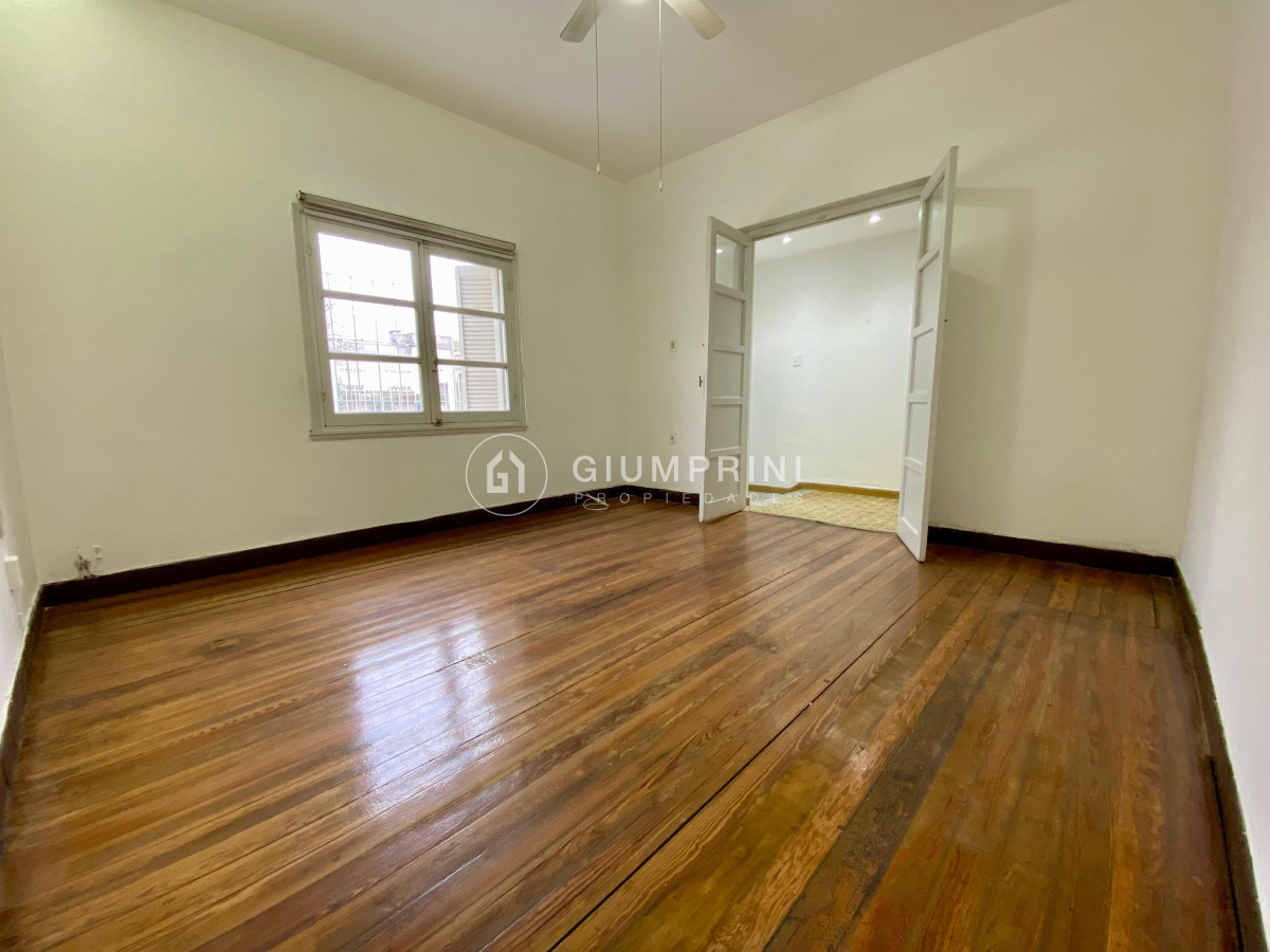 Casa ID.703 - Alquiler casa 2 dormitorios - Cochera - Altillo - Parque Batlle 