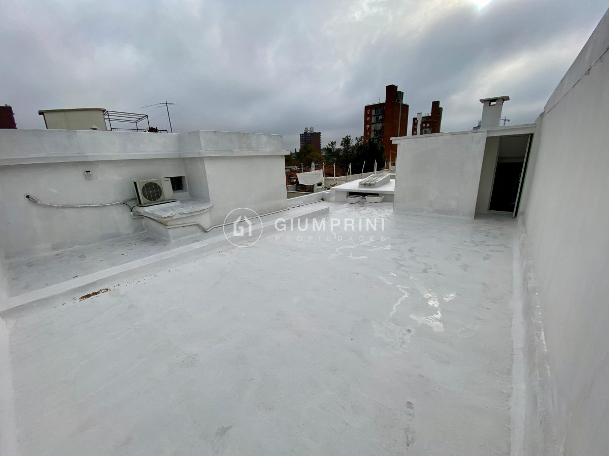 Casa ID.703 - Alquiler casa 2 dormitorios - Cochera - Altillo - Parque Batlle 