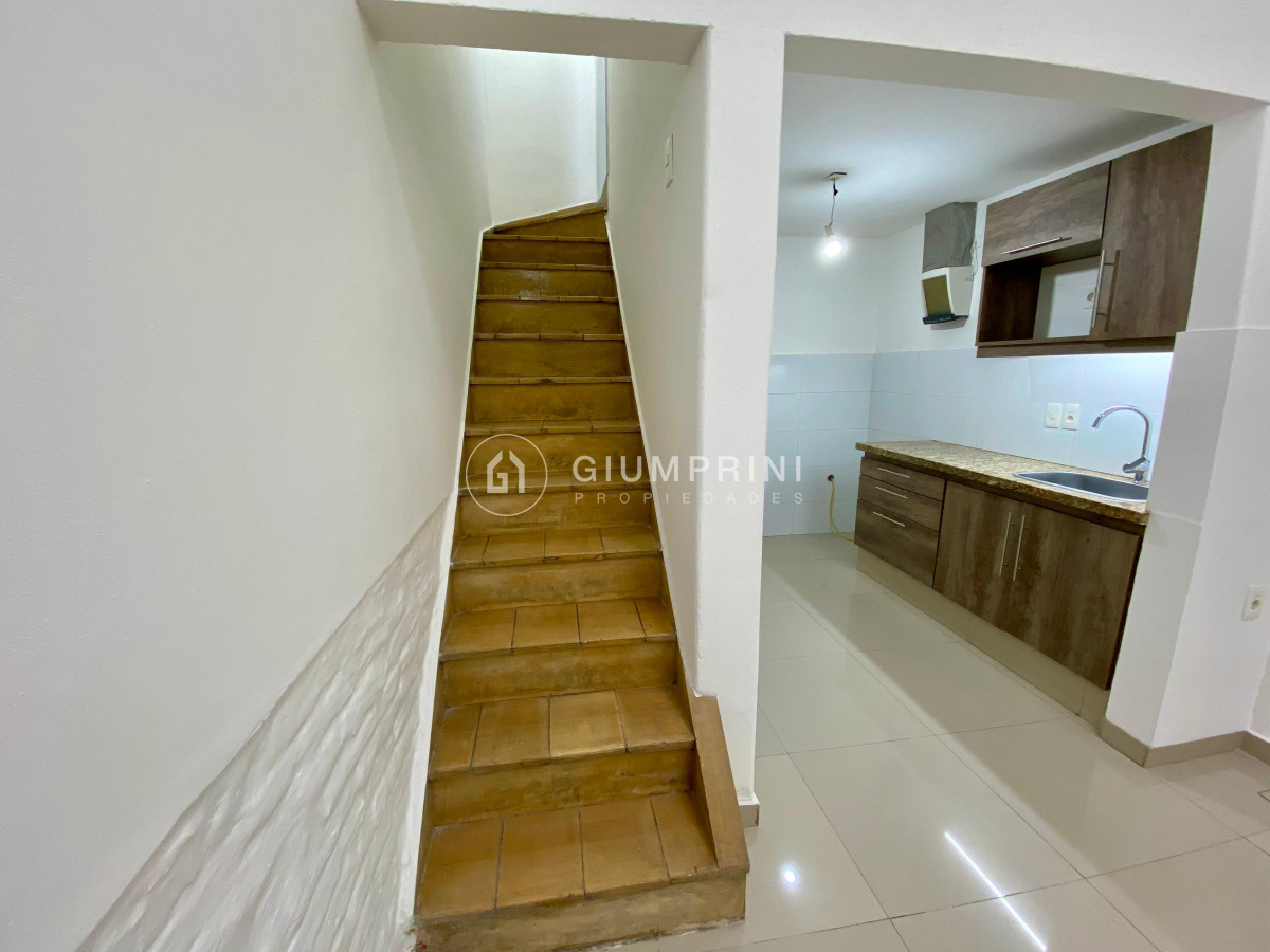 Casa ID.703 - Alquiler casa 2 dormitorios - Cochera - Altillo - Parque Batlle 