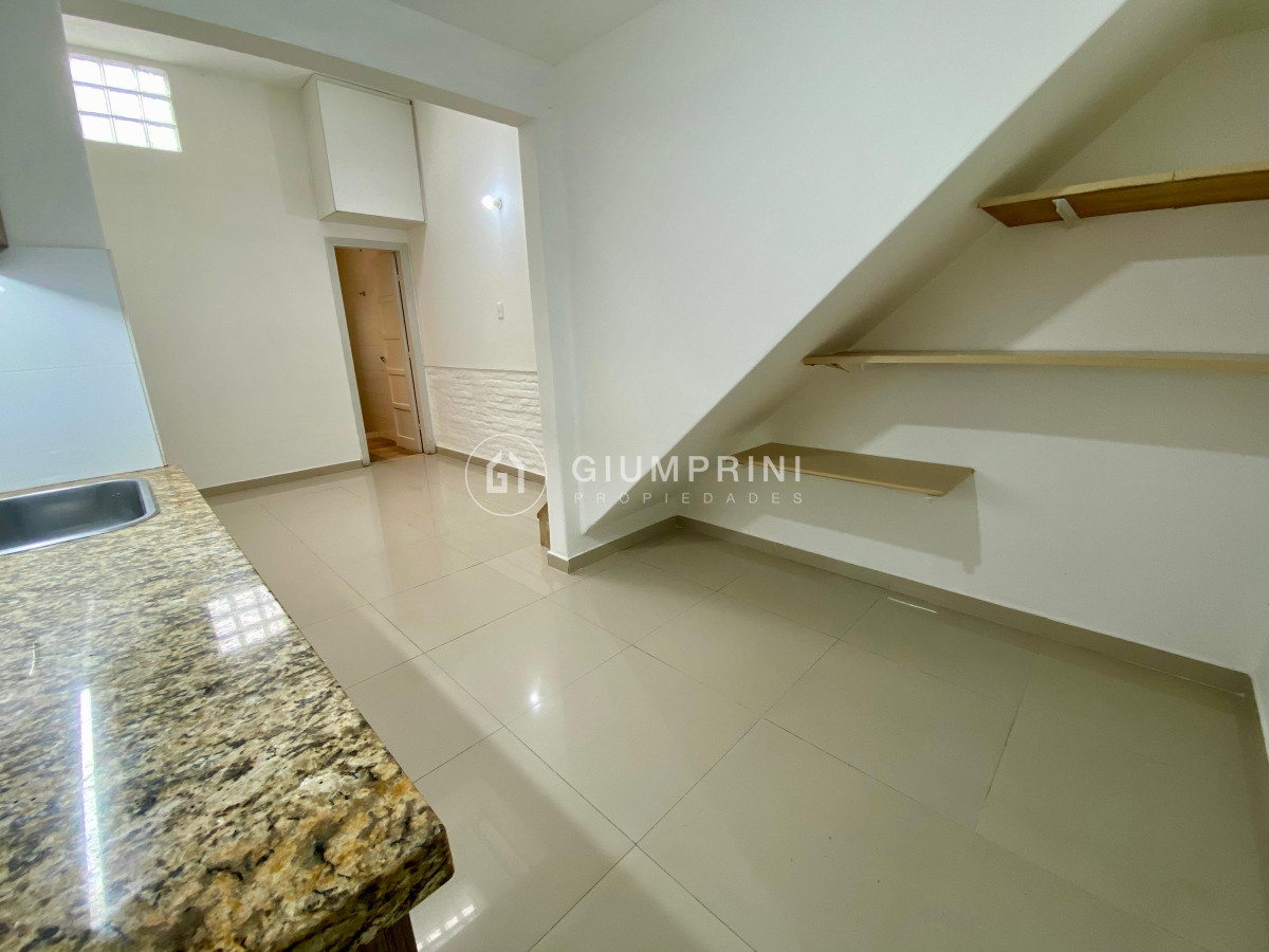 Casa ID.703 - Alquiler casa 2 dormitorios - Cochera - Altillo - Parque Batlle 