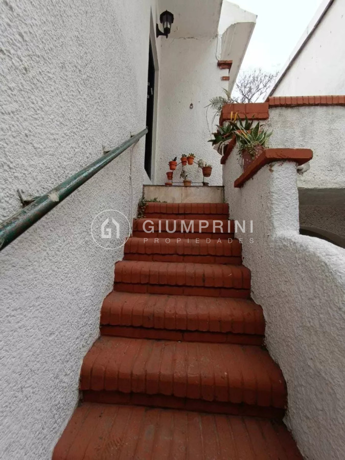 Casa ID.291 - Alquiler casa en planta alta 3 dormitorios 2 baños y balcón