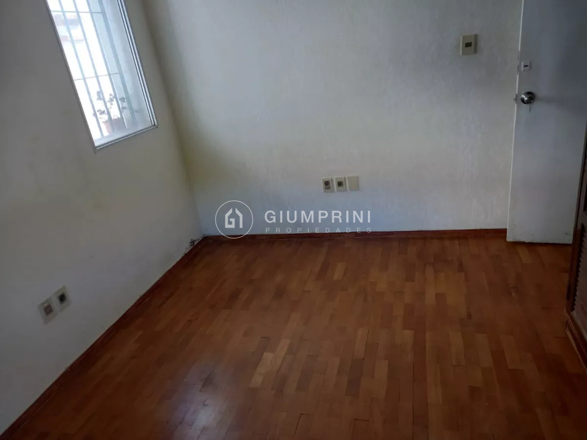 Casa ID.291 - Alquiler casa en planta alta 3 dormitorios 2 baños y balcón