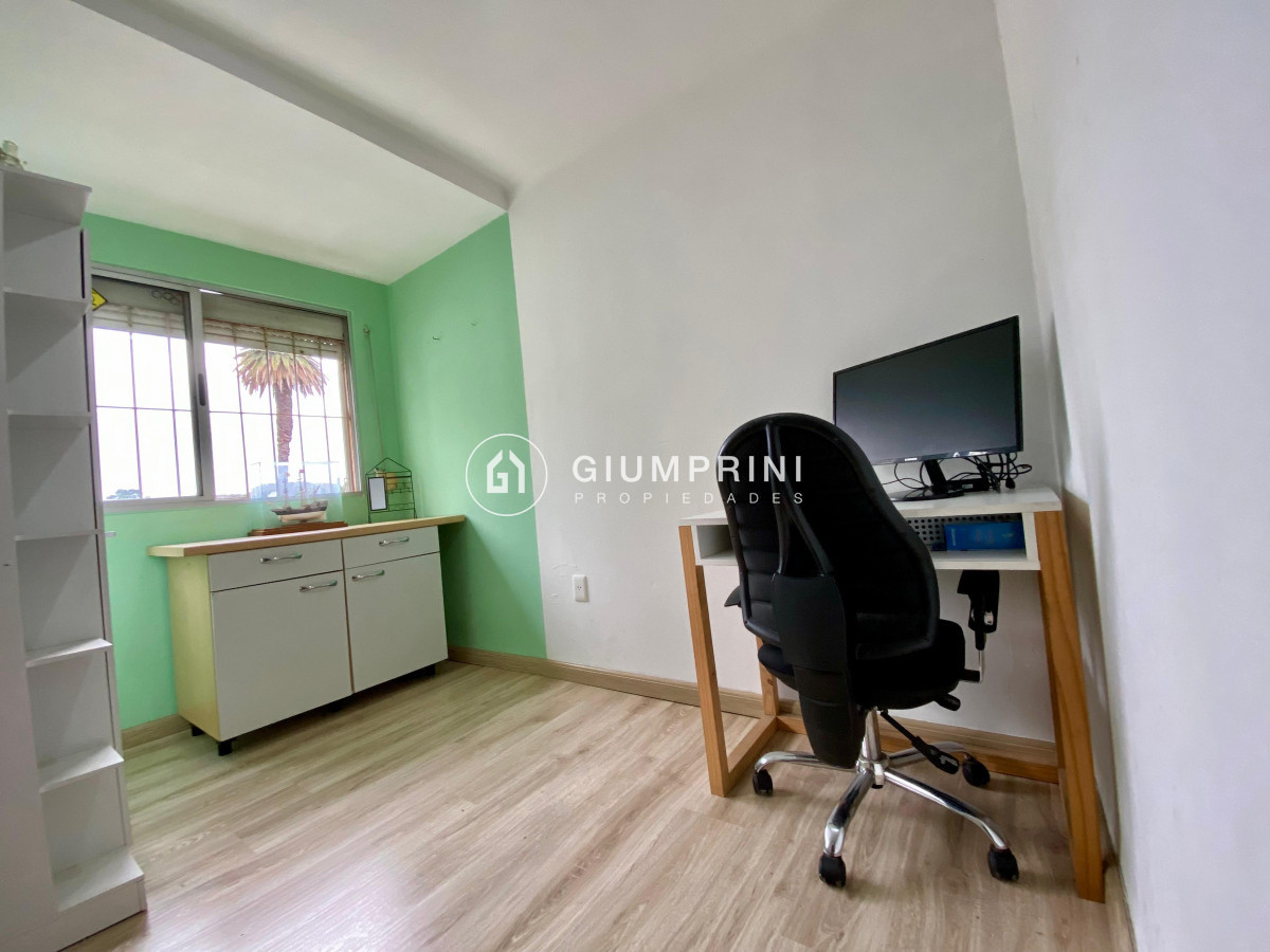 Casa ID.765 - Venta casa 3 dormitorios - estufa alto rendimiento - Parrillero - Azotea - Parque Batlle 