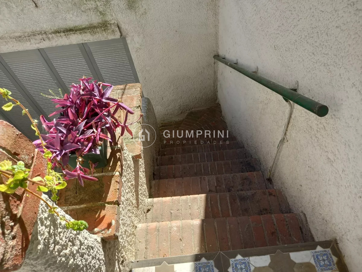 Casa ID.291 - Alquiler casa en planta alta 3 dormitorios 2 baños y balcón