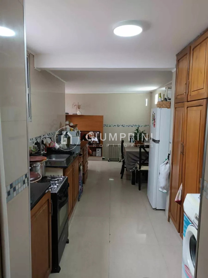 Casa ID.291 - Alquiler casa en planta alta 3 dormitorios 2 baños y balcón