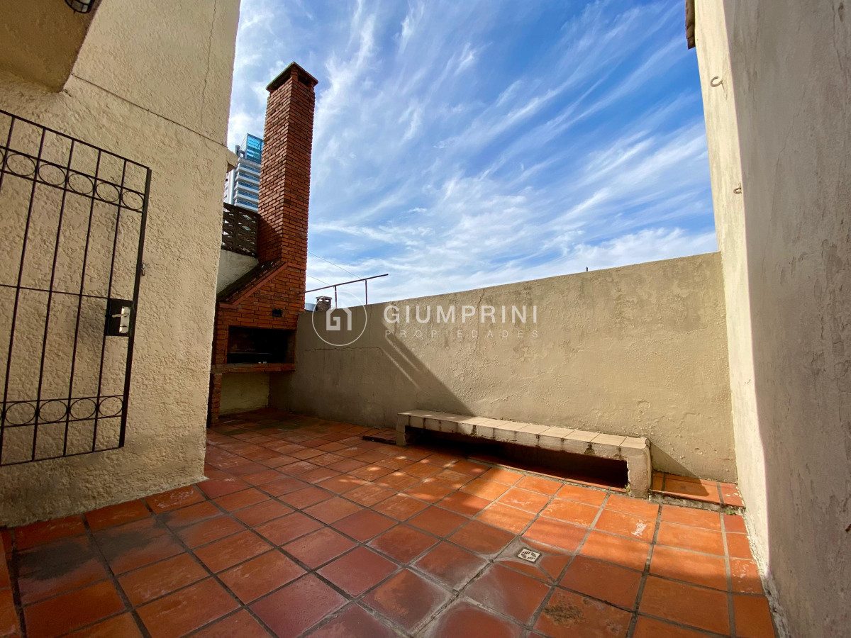 Casa ID.215 - Venta Casa Ph 3 Dormitorios Patio Con Parrillero Y 2 Terrazas 