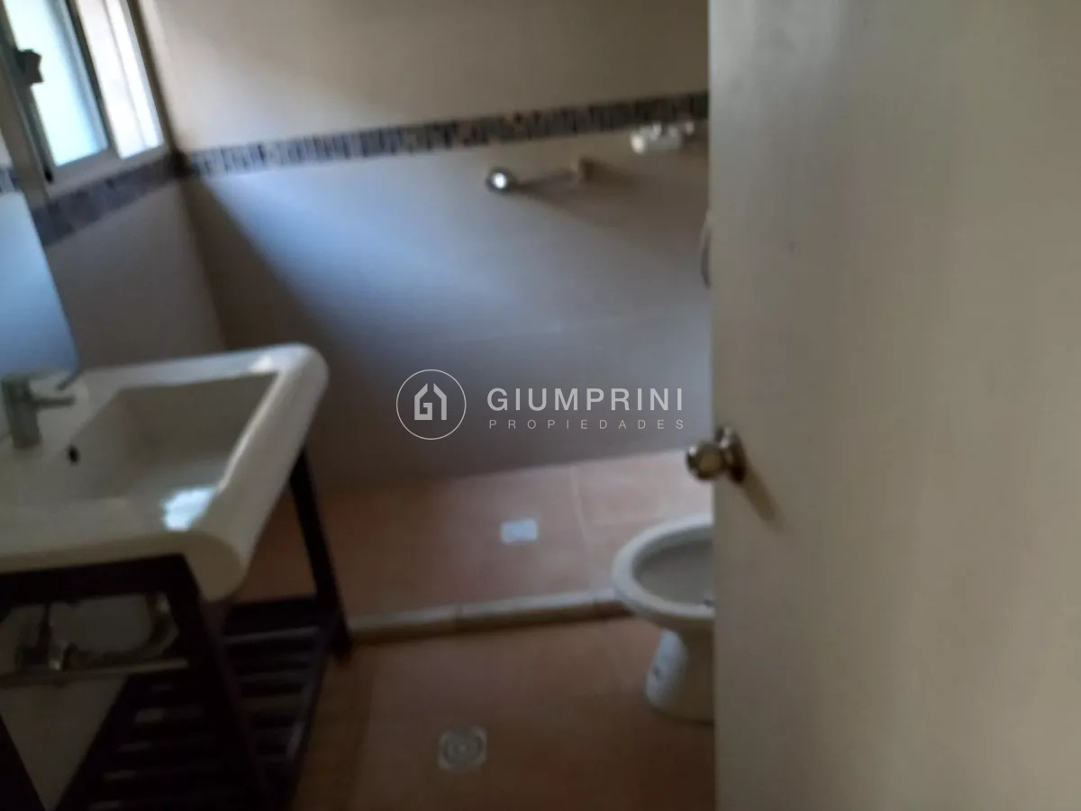 Casa ID.291 - Alquiler casa en planta alta 3 dormitorios 2 baños y balcón