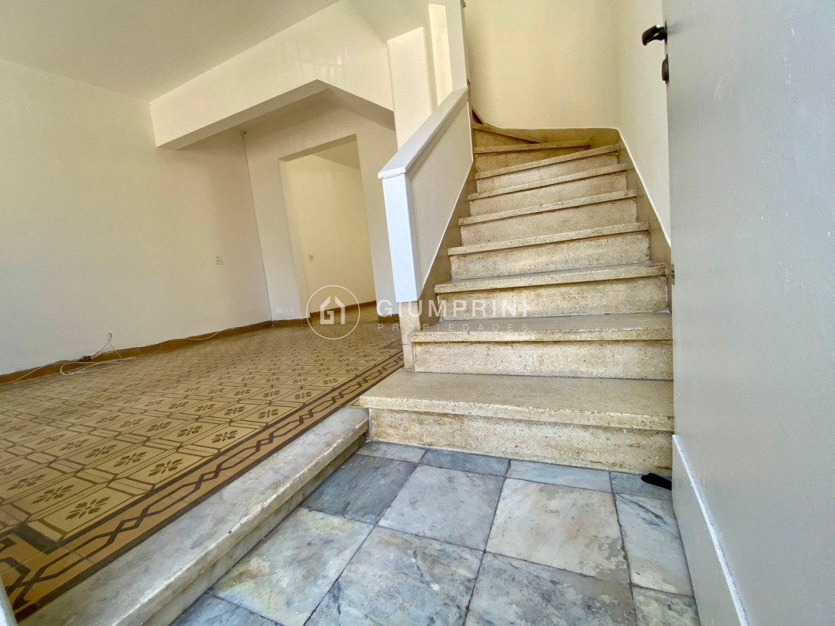 Casa ID.1083 - Alquiler casa 2 dormitorios - Cochera - Parque Batlle