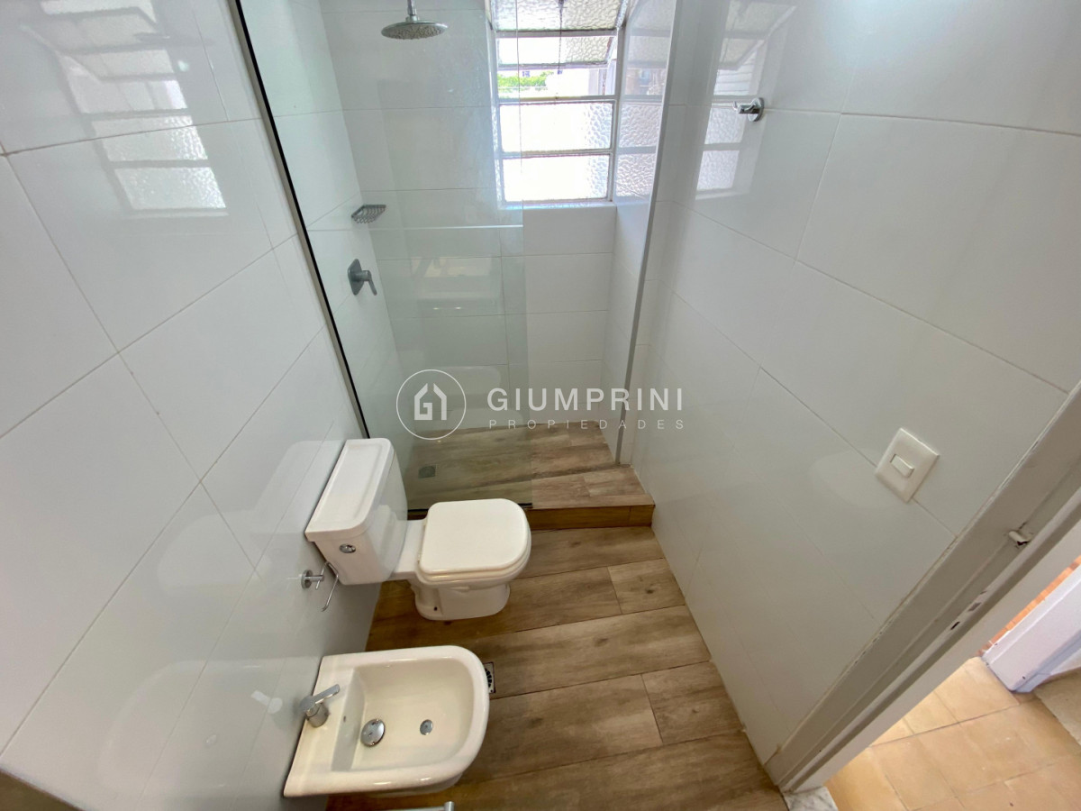 Casa ID.1083 - Alquiler casa 2 dormitorios - Cochera - Parque Batlle