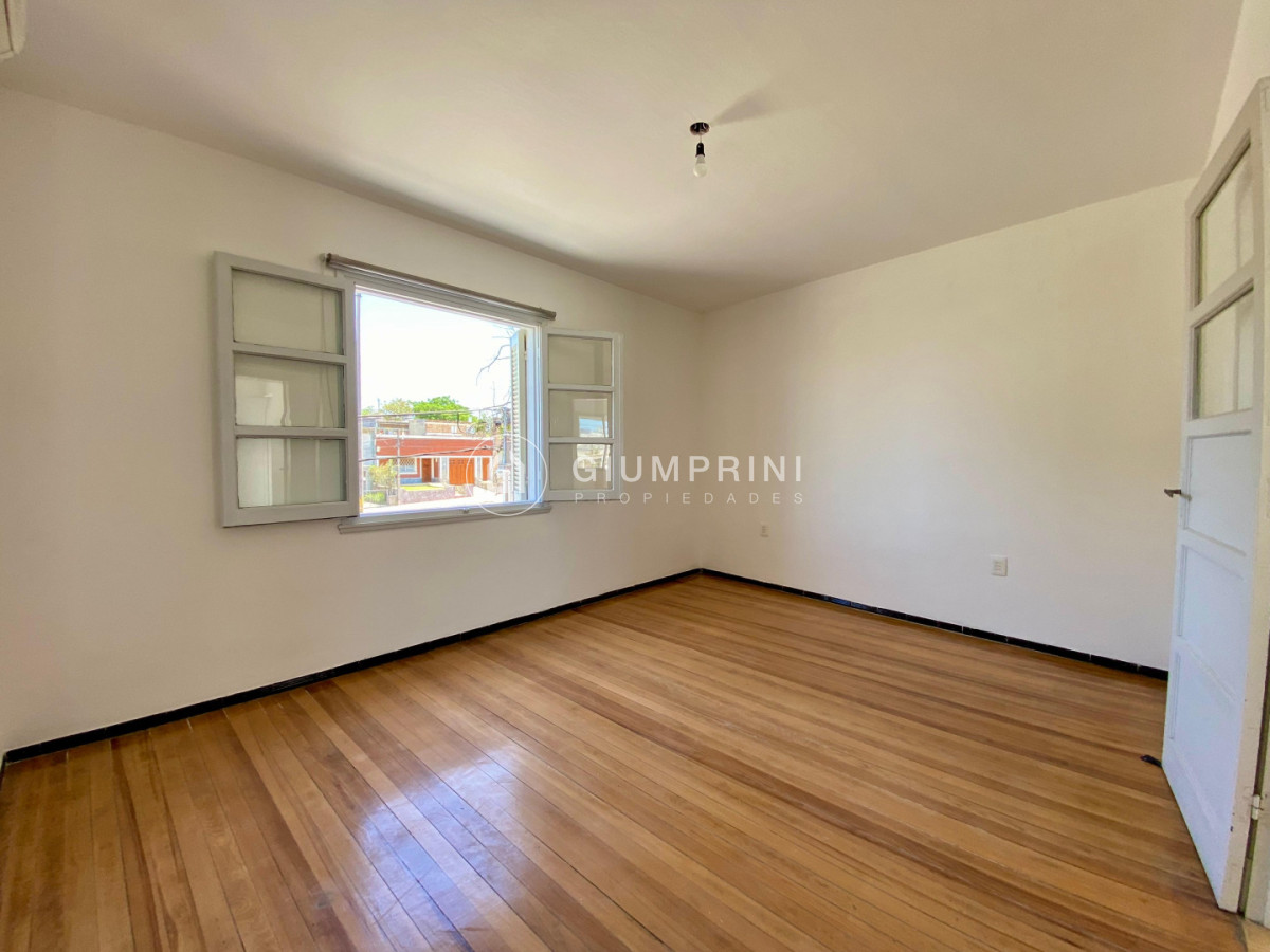 Casa ID.1083 - Alquiler casa 2 dormitorios - Cochera - Parque Batlle