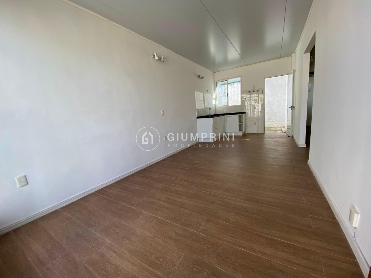 Casa ID.1091 - Alquiler apto tipo casa 2 dormitorios - Patio - Malvín Norte - La cruz