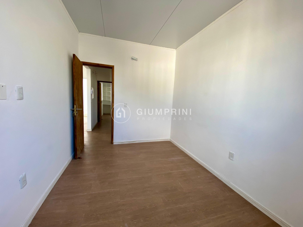 Casa ID.1091 - Alquiler apto tipo casa 2 dormitorios - Patio - Malvín Norte - La cruz