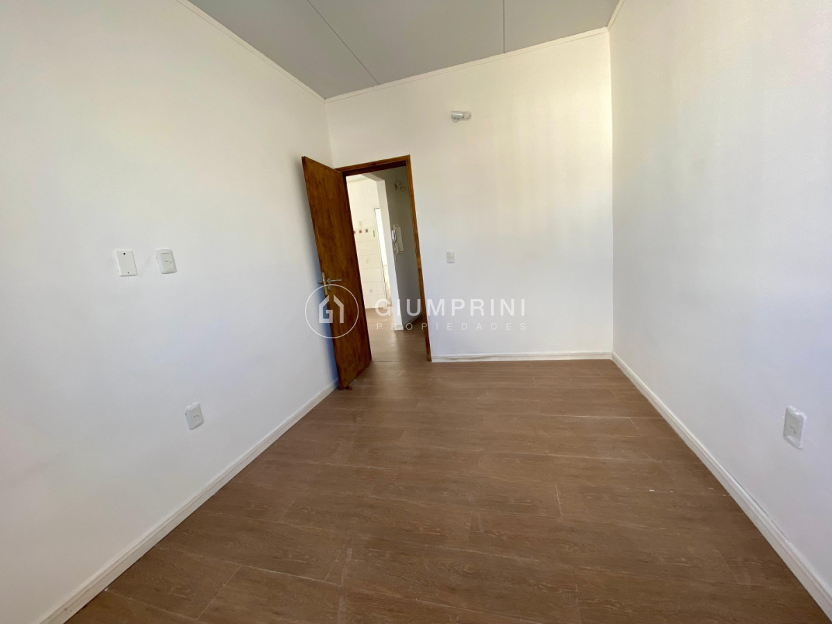 Casa ID.1091 - Alquiler apto tipo casa 2 dormitorios - Patio - Malvín Norte - La cruz