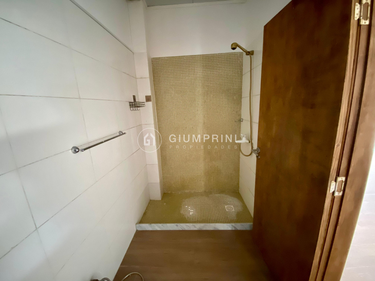 Casa ID.1091 - Alquiler apto tipo casa 2 dormitorios - Patio - Malvín Norte - La cruz