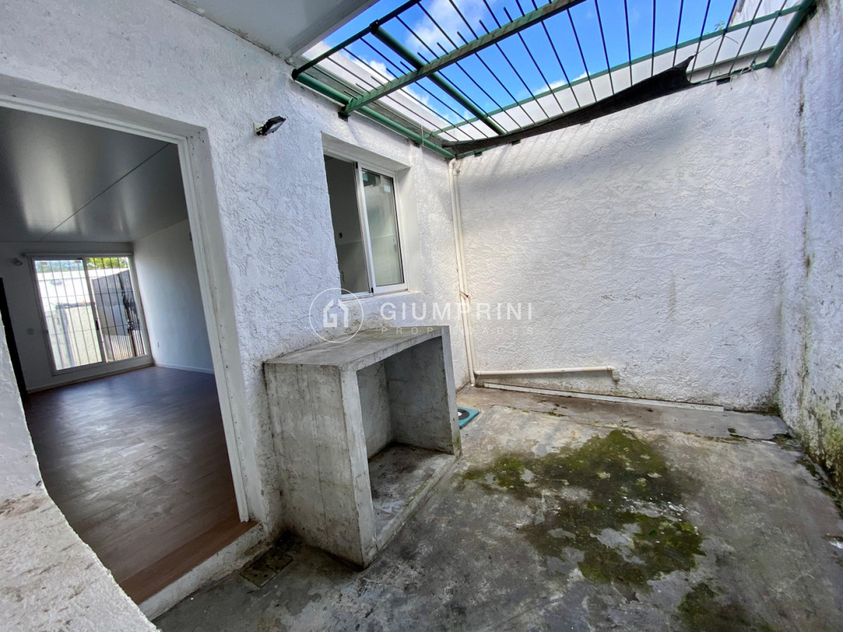 Casa ID.1092 - Alquiler casa tipo apto 2 dormitorios - Patio - Malvín Norte - La cruz