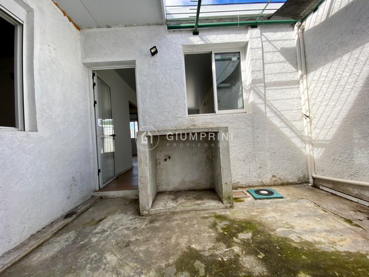 Casa ID.1092 - Alquiler casa tipo apto 2 dormitorios - Patio - Malvín Norte - La cruz