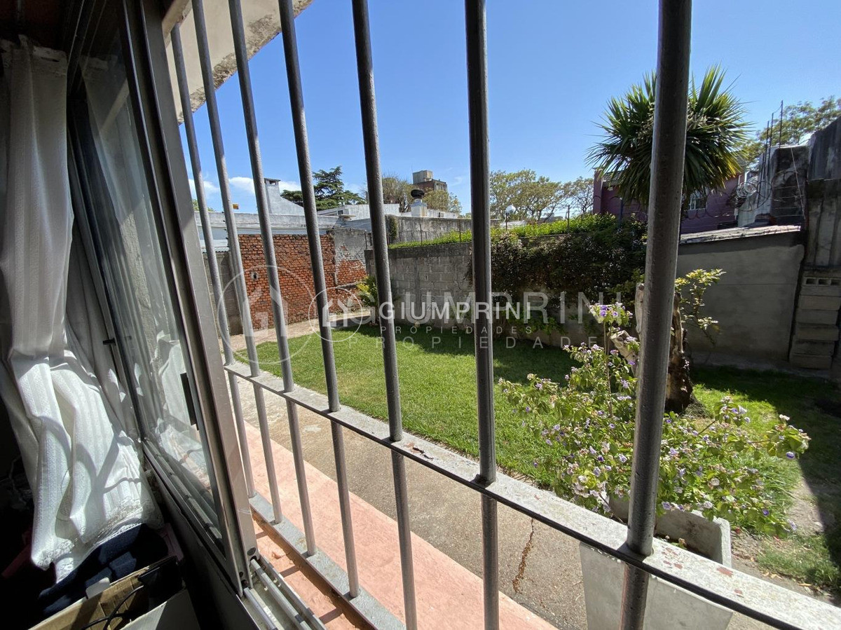 Casa ID.1 - Casa En Venta 3 Dormitorios Brazo Oriental Ref320
