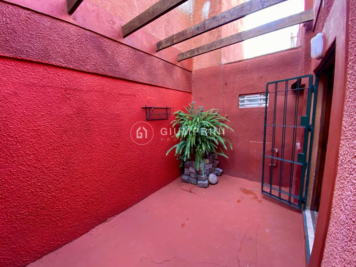 Casa ID.1376 - Venta casa 1 dormitorio - Patio con parrillero - La blanqueada 