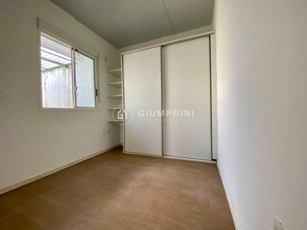 Casa ID.1090 - Alquiler casa tipo apto 2 dormitorios - Patio - Malvín Norte - La cruz