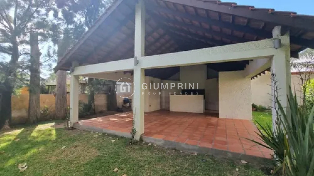 Casa ID.661 - Alquiler Casa de 3 dormitorios - Piscina - Carrasco