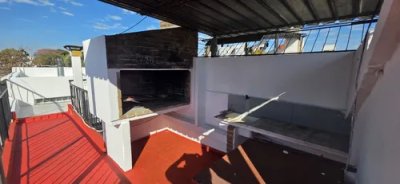 Alquiler Casa 2 Dormitorios + Terraza con Parrillero - La Comercial  