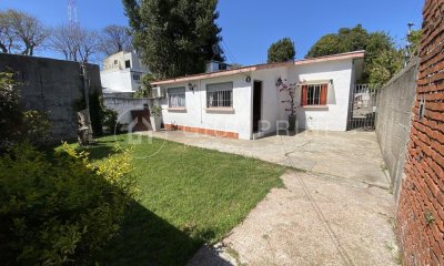 Casa En Venta 3 Dormitorios Brazo Oriental Ref320