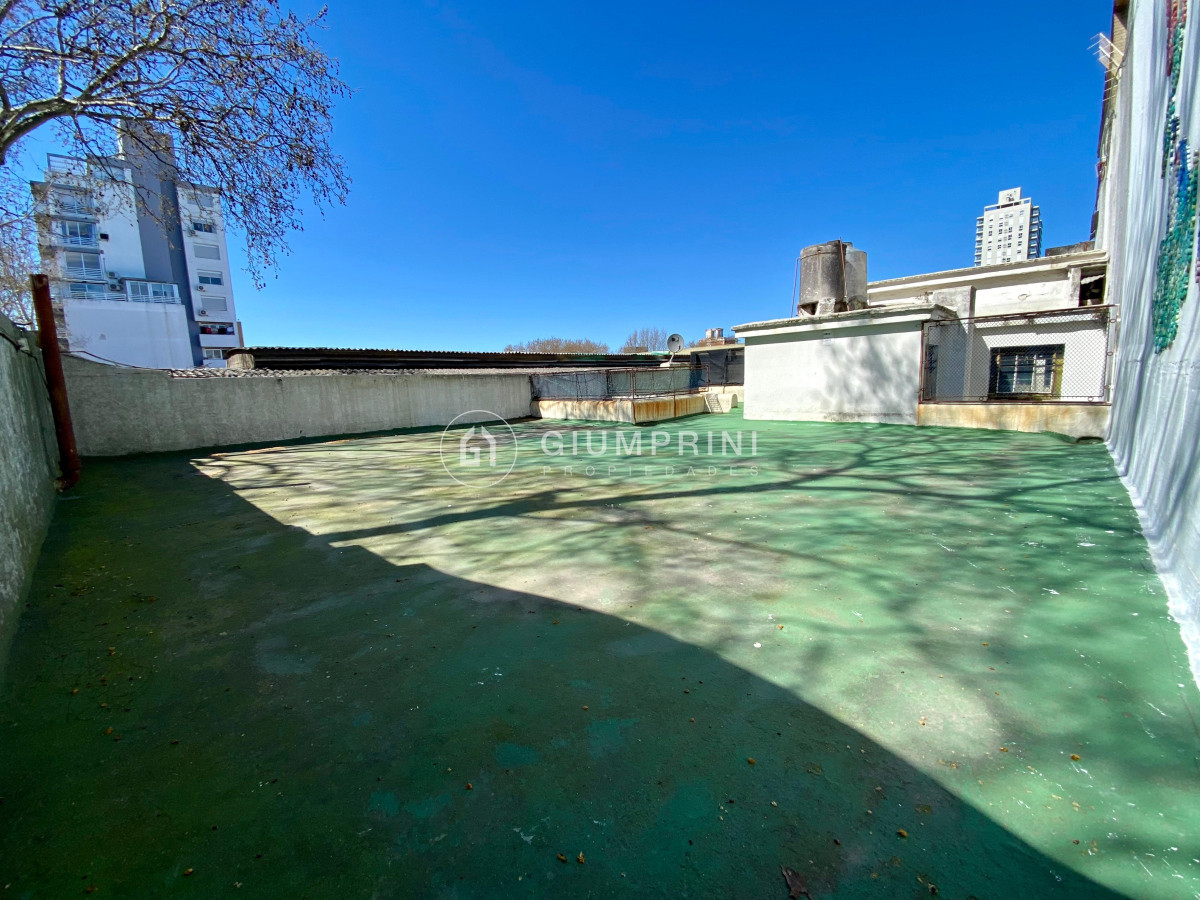Terreno ID.739 - Venta amplio terreno con casa - Barrio Sur