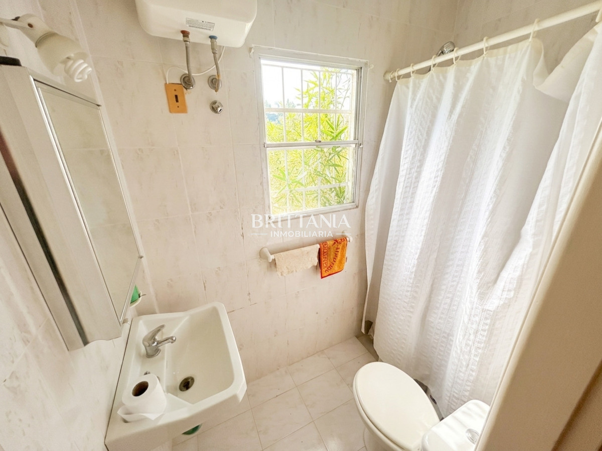 Casa ID.9 - Casa en Barrio Marly 3 Dormitorios 3 Baños y Dependencia