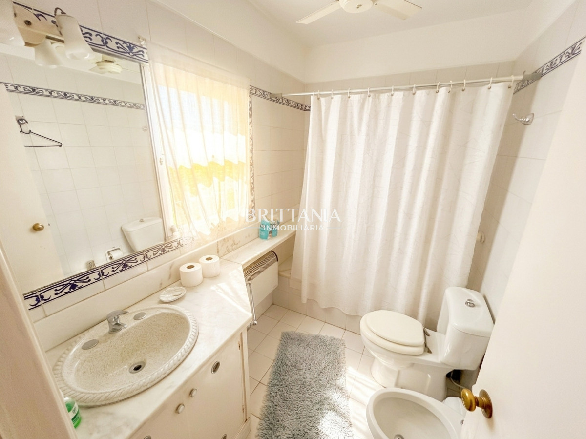 Casa ID.9 - Casa en Barrio Marly 3 Dormitorios 3 Baños y Dependencia