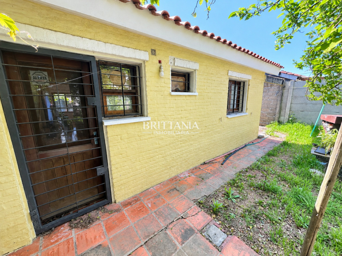 Casa ID.28 - Casa En Venta 3 Dormitorios 1 Baño Barrio El Cortijo