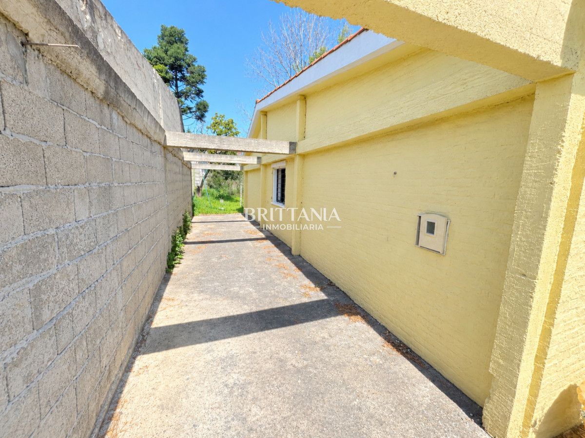Casa ID.28 - Casa En Venta 3 Dormitorios 1 Baño Barrio El Cortijo