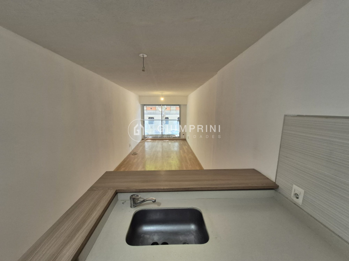 Apartamento ID.1123 - Alquiler apartamento 2 dormitorios ideal estudiantes - Balcón - Patio - Cordón 