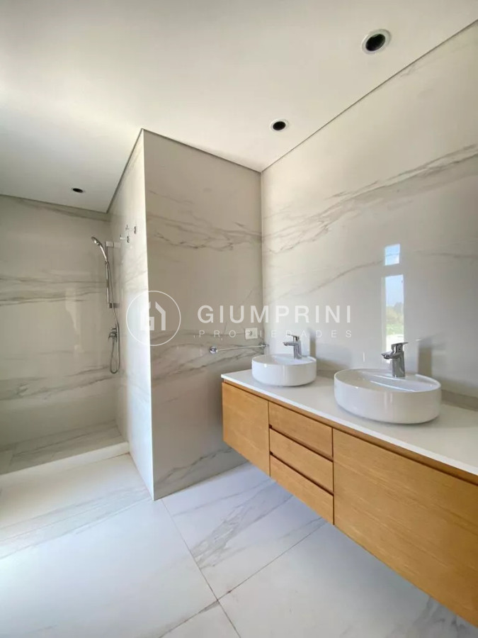 Apartamento ID.917 - Alquiler Apartamento 3 Dormitorios Con Garage en Carrasco - Barrio Parque - Alive Residence