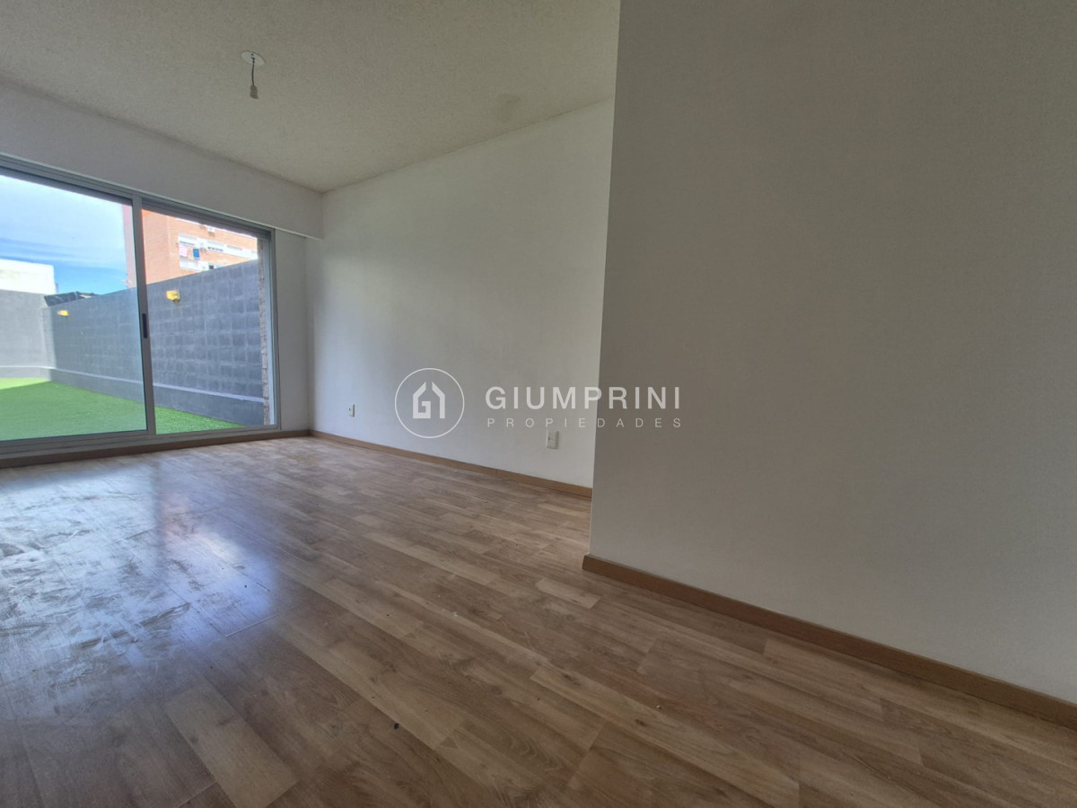 Apartamento ID.1123 - Alquiler apartamento 2 dormitorios ideal estudiantes - Balcón - Patio - Cordón 