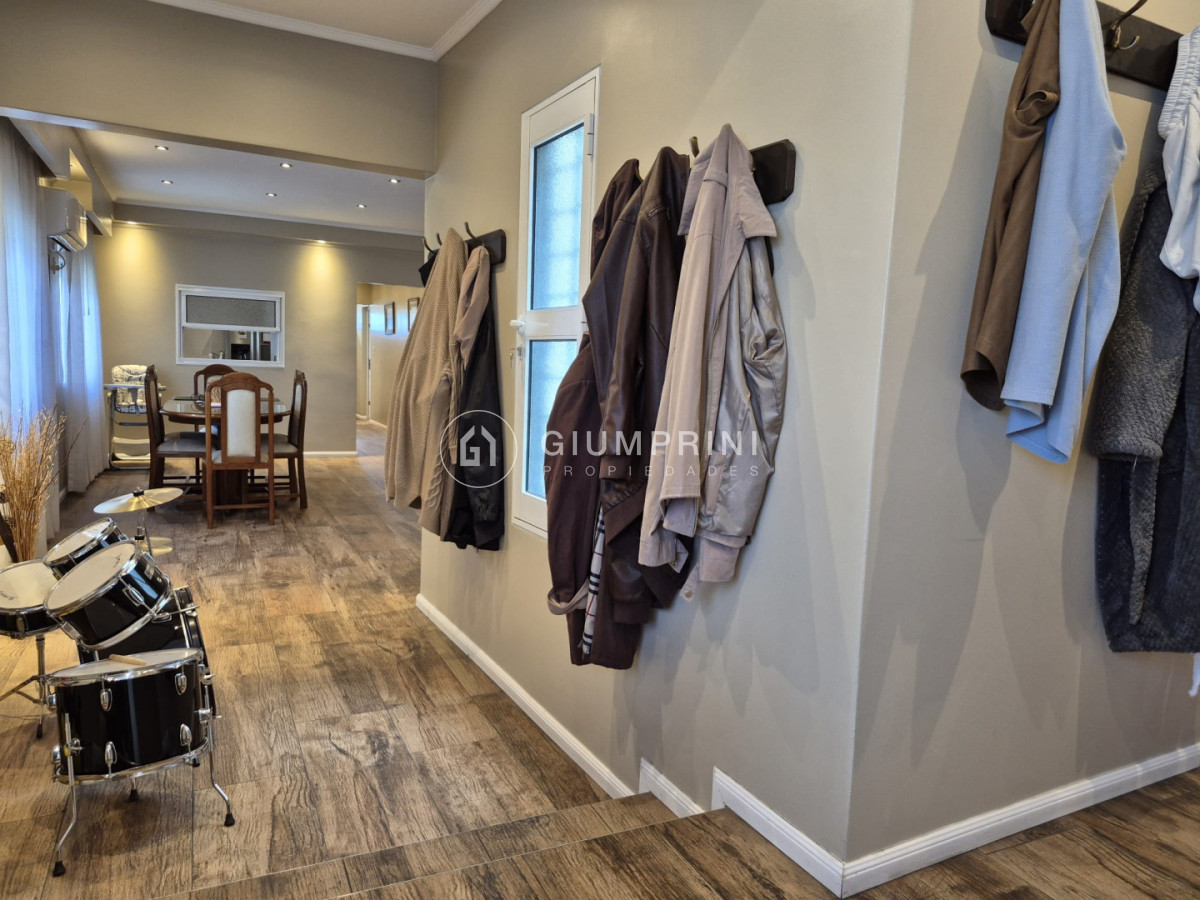 Casa ID.1099 - Alquiler 3 viviendas 6 Dormitorios Y 4 Baños - Patio - Parrillero + Barbacoa - Brazo Oriental